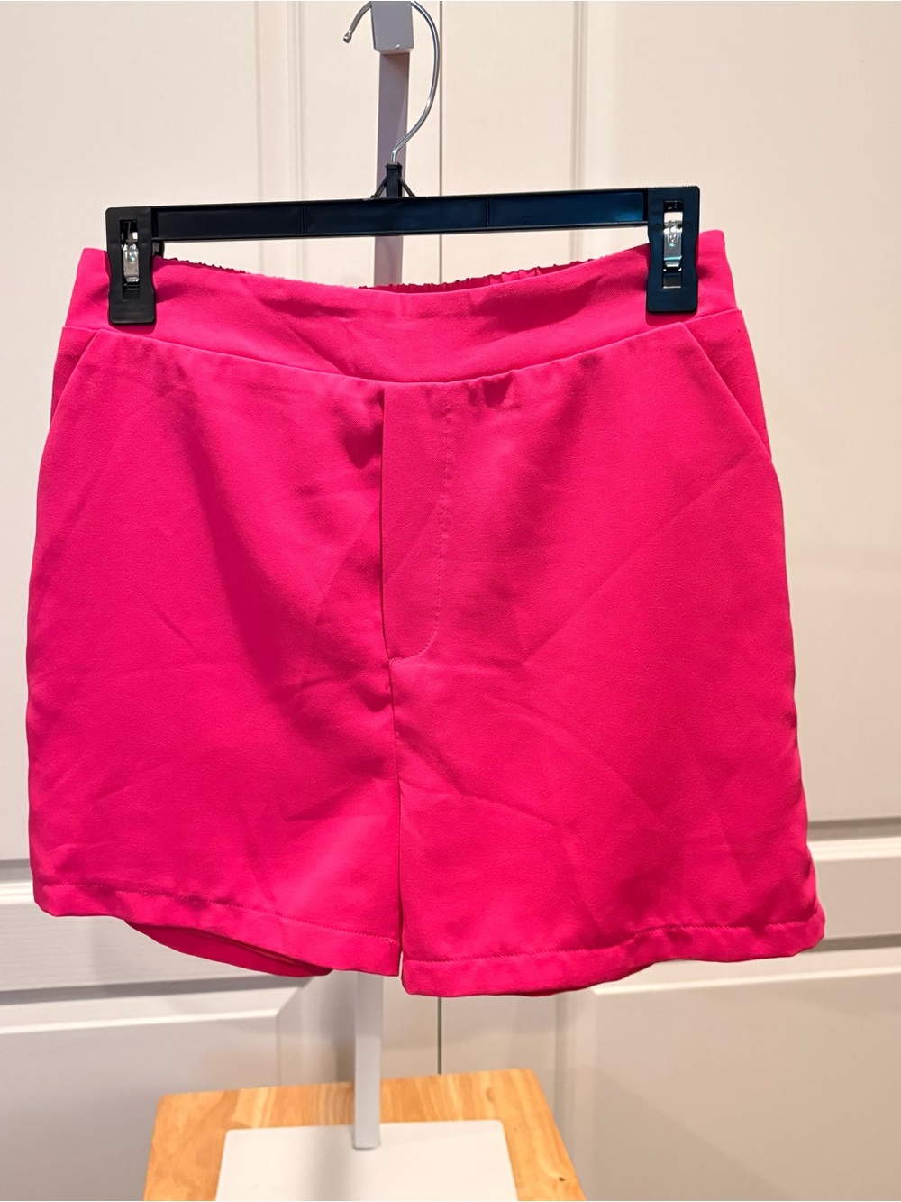 Pink Lily Collection Hot Pink Fuchsia Shorts Size Small Elastic Waist Pockets